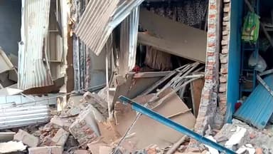 इंदरगढ़: इंदरगढ़ नगर परिषद ने बिना नोटिस दिए दुकानें तोड़ीं, दुकानदारों को हुआ नुकसान, लोगों में आक्रोश