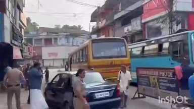 കാഞ്ഞിരപ്പള്ളി: മുണ്ടക്കയം ടൗണിൽ സ്കൂൾ ബസ് ബ്രേക്ക് ഡൗൺ ആയത് വലിയ ഗതാഗതക്കുരുക്ക് ഉണ്ടാക്കി