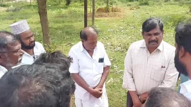 ஆலங்குடி: முத்துப்பட்டினத்தில் அடக்கஸ்தலத்தை மற்றொருவர் அபகரிக்க நினைப்பதாக கூறி சாலை மறியல் ஈடுபட்ட மக்களை தடுத்து நிறுத்திய போலீசார் மற்றும் வருவாய் துறை