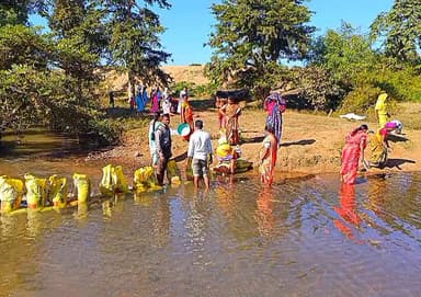 बैहर: कश्मीरी नदी के गौली पनघट में जल संचय अभियान चला, बोरी बंधान किया गया