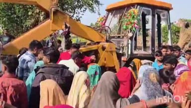 सरमथुरा: हाइड्रा मशीन ने खेलते समय बच्चे को कुचला, मौके पर हुई दर्दनाक मौत
