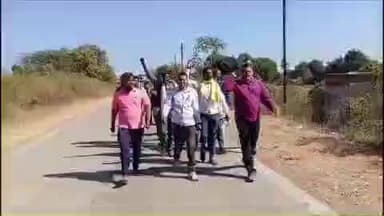 प्रभात पट्टन: बिजली कटौती से परेशान पहचान विष्णु के ग्रामीणों ने बिजली विभाग कार्यालय पर घेराबंदी कर की नारेबाजी