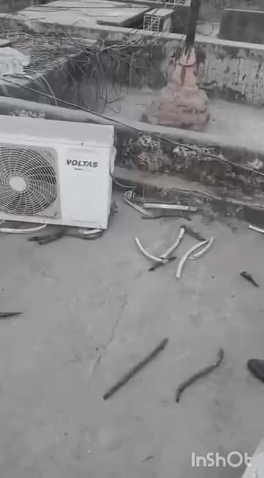 बहादुरगढ़: सेक्टर 6 मार्केट में चोरों ने एयर कंडीशनर के कॉपर वायर काटकर की चोरी