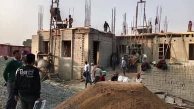 बनमनखी: रूपौली दक्षिण पंचायत सरकार भवन निर्माण में खामियां उजागर, बीपीआरओ ने किया स्थल निरीक्षण