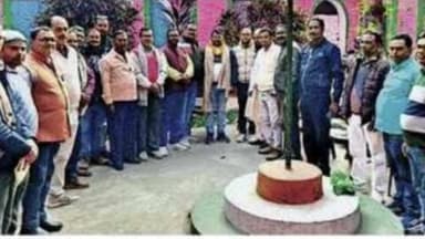 भवानीपुर: बनमनखी: भवानीपुर: बनमनखी: रूपोली के नवनियुक्त शिक्षा पदाधिकारी का शिक्षकों ने किया स्वागत