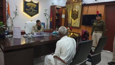 आज दिनांक-18.12.2025 को पुलिस अधीक्षक कटिहार के द्वारा 10 आवेदकों की शिकायत सुनी गई तथा उनकी समस्या निराकरण हेतु संबंधित पदाधिकारी को आवश्यक दिशा-निर्देश दिया गया I