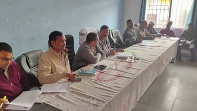 दारू: डीडीसी ने दारू प्रखंड में योजनाओं की जमीनी हकीकत परखी, दिए कई निर्देश