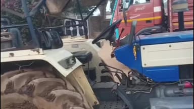 कुडू: अवैध खनन पर कुडू पुलिस की सख्ती, उडुमुडू तालाब के पास से बिना कागजात के बालू से लदे दो ट्रैक्टर ज़ब्त