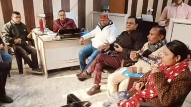 हैदरगढ़: हैदरगढ़ ब्लॉक के ग्राम विकास अधिकारी एसोसिएशन के समन्वय समिति के जिलाध्यक्ष ने किया दौरा