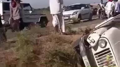 रेवदर: रेवदर के मंडार पिथापुरा रोड पर कमांडर जीप और बाइक के बीच हुई जबरदस्त भिड़ंत, सड़क हादसे में चार महिलाओं सहित 8 लोग घायल