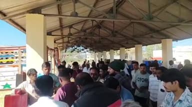 खालवा: ऊपर मंडी खालवा में किसानों ने ₹1700 प्रति क्विंटल के भाव से मक्का बेची