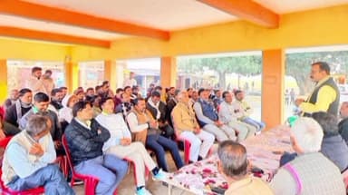 डुमरियागंज: पूर्व मंत्री डॉ. सतीश द्विवेदी ने इटवा के बऊरहवा बाबा मंदिर में भाजपा मंडल बेलवा के S.I.R की समीक्षा बैठक की