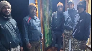 नरखेड: नरखेड येथे करण्यात आली पायदळ पेट्रोलिंग ; कुख्यात आरोपींच्या घरांची घेण्यात आली झडती