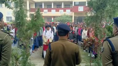 चकिया पिपरा: चकिया थाना क्षेत्र में पुलिस पदाधिकारी ने विद्यालय/शैक्षणिक संस्थानों के छात्रों को किया जागरूक