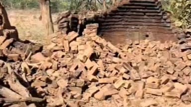 जहाज़पुर: जहाजपुर क्षेत्र में अवैध कोयला भट्टियों पर प्रशासन ने की बड़ी कार्रवाई, बुलडोजर से 12 भट्टियां की ध्वस्त