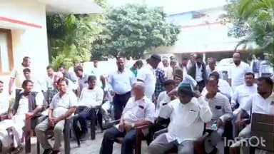 ହିଞ୍ଜିଳି: ହିଞ୍ଜିଳି କାଟୁ ନିର୍ବାଚନ ମଣ୍ଡଳୀର ଶେରଗଡ଼ ବିଜୁ ଜନତା ଦଳର ବରିଷ୍ଠ ନେତୃ ମଣ୍ଡଳୀ ଆଜି ବିଧାୟକ ତଥା ବିରୋଧଦଳ ନେତା ଙ୍କୁ ସାକ୍ଷାତ କରିଛନ୍ତି