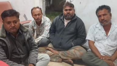 ઘોઘા: ઘોઘા તાલુકાના અવાણીયા ગામ મુનિબાપુ આશ્રમ પાસે ખાર વિસ્તારમાં જાહેર જગ્યાએથી 4 જુગારીઓને ઝડપી લીધા