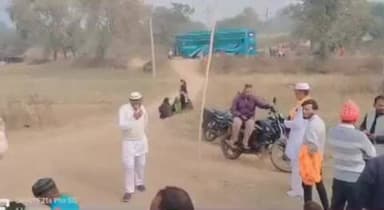 चिनिया: अजमेर शरीफ के लिए 24 जायरीनों का जत्था रवाना, रानीचेरी मस्जिद से दुआओं के साथ विदाई दी गई