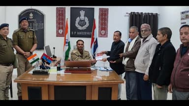 कांडा: बागेश्वर में आगामी 23, 24 व 25 तारीख को होने वाले पांचवें कमस्यार महोत्सव के आयोजन के लिए DM व SP से मिले समिति के लोग