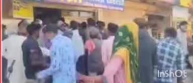 સાંતલપુર: વારાહીમાં ખેડૂતોની ખાતર માટે લાગી લાંબી લાઈનો