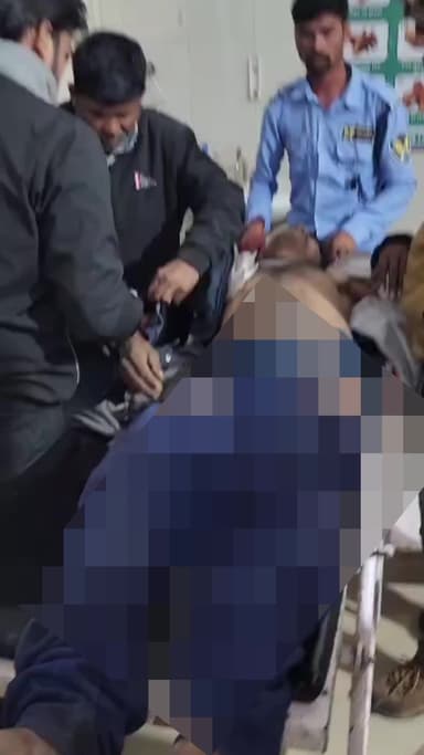 जतारा: दिगौड़ा के पास अनियंत्रित होकर ट्रैक्टर पलटा, दो लोग घायल, झांसी रेफर