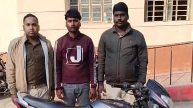 धमदाहा: धमदाहा पुलिस को मिली बड़ी सफलता, कुख्यात हिस्ट्रीशीटर नवल राम लूट की बाइक के साथ गिरफ्तार