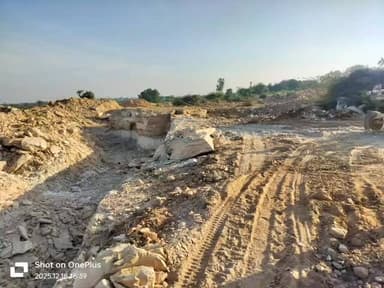 થાનગઢ: થાનગઢના મનડાસર તથા વીજળીયા ગામે સફેદ માટીના ખનન પર દરોડો