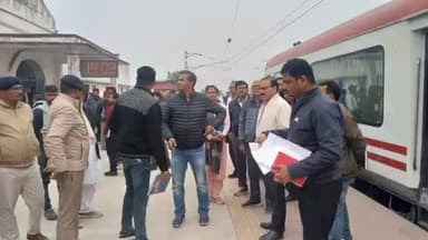 बिक्रमगंज: मंडल रेल प्रबंधक ने बिक्रमगंज स्टेशन का निरीक्षण किया, विकास कार्यों का लिया जायजा