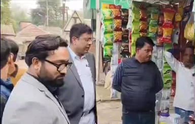 ভাঙড় ২: সরকারি নিয়ম না মেনে স্কুলের সামনে তামাক জাতীয় দ্রব্য বিক্রি করায় জরিমানা প্রশাসনের তরফ থেকে