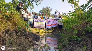 कटंगी: जन अभियान परिषद ने अम्बेझरी में किया बोरी बंधान, जल संरक्षण को लेकर ग्रामीणों को किया जागरूक