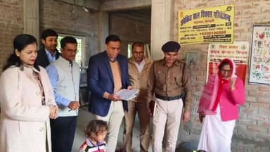 महनार: डीएम के औचक निरीक्षण में दो आंगनबाड़ी केंद्रों पर बड़ी कार्रवाई, एक सेविका चयनमुक्त, तीन का मानदेय रोका गया