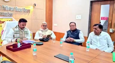 मोहखेड़: पूर्व मंत्री ने उपमुख्यमंत्री से मिलकर मोहखेड़ में सिविल अस्पताल बनाने की मांग रखी, स्वास्थ्य सुविधाओं पर हुई चर्चा