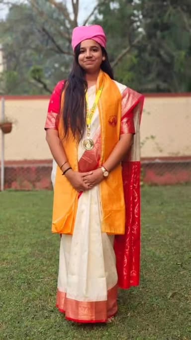 बथनाहा: सीतामढ़ी की बेटी सिमरन कुमारी ने बीएचयू में गोल्ड मेडल जीतकर बढ़ाया मान