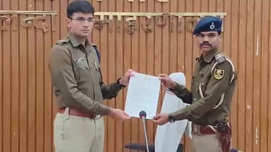 हरनौत: बिहार विधानसभा चुनाव में बेहतर कार्य के लिए एसपी ने तेलमर थाना अध्यक्ष को किया सम्मानित