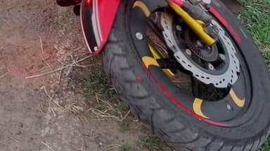 মন্দিরবাজার: জগদীশপুর এলাকায় একটি বাইক নিয়ন্ত্রণ হারিয়ে রাস্তার পাশে গাছে ধাক্কা মেরে আহত বাইক চালক