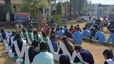 पूर्णागिरि: AHTU पुलिस टीम ने छात्र-छात्राओं के बीच जागरूकता कार्यक्रम चलाकर साइबर अपराध और महिला संबंधी अपराध के प्रति जागरूक किया