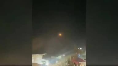 হলদিবাড়ি: রহস্যময় আগুনের গোলায় কেঁপে উঠল মেখলিগঞ্জ সহ উত্তরবঙ্গ,
দুইঘণ্টা পরেও ভূপতনের হদিস নেই