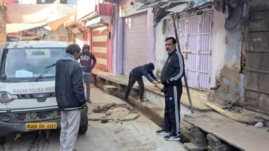 इंद्रगढ़: इंद्रगढ़ नगर पालिका के ईओ ने बाजार और वार्डों में सफाई व्यवस्थाओं का लिया जायजा, मौके पर दिए सख्त निर्देश