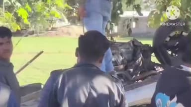 छिंदवाड़ा: छिंदवाड़ा: परासिया रोड पर अनियंत्रित होकर पलटी कार, हुई बुरी तरह क्षतिग्रस्त, मौके पर जुटी भीड़