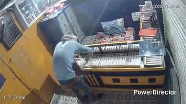 कदवा: बौरा चौक पर आभूषण की दुकान में रात को चोरी, लाखों के गहने उड़ाए, CCTV में कैद हुई घटना