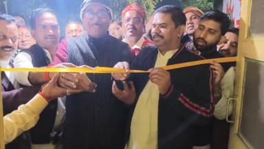 नगर पालिक निगम सिंगरौली के वार्ड क्रमांक 34 उपचुनाव को लेकर कांग्रेस पार्टी के चुनाव कार्यालय का शुभारंभ शहर अध्यक्ष प्र...