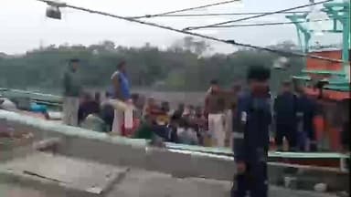 নামখানা: বাংলাদেশের ৩৫ জন মৎস্যজীবীকে ফ্রেজারগঞ্জ কোস্টার থানা পুলিশ আদালতে পেশ করলো