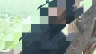 कैंपियरगंज: कैंपियरगंज थाना क्षेत्र के माधोपुर गांव स्थित शुभहिता टोला में पेड़ पर फंदे से लटका मिला युवक का शव