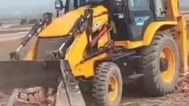 सहजनवा: GDA ने तोड़ी अवैध प्लाटिंग, 2.5 एकड़ जमीन खाली कराई गई; अभियान जारी रहेगा