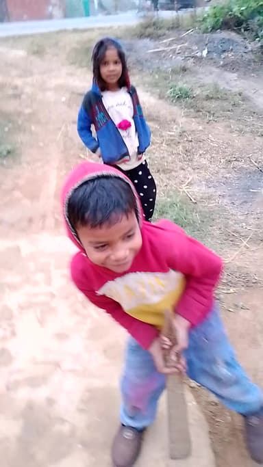 garmi se behal hue shristi aur siddharth 😊😁