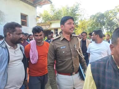 कुरसाकांटा: कुर्साकांटा में सड़क हादसे में दो लोगों की दर्दनाक मौत