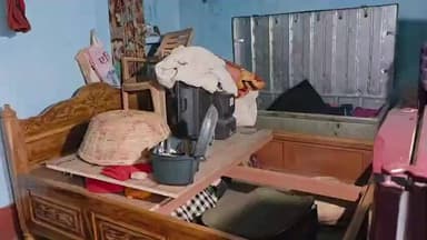 कुटुंबा: कुटुंबा : हरदता गांव में पड़ोसियों के घर के बाहर कुंडी लगाकर चोरों ने 15 लाख का आभूषण व अन्य सामान किया गायब