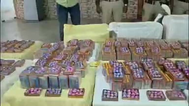 আমডাঙা: শিবদাসপুর থানার অন্তর্গত ভবাগাছি এলাকা থেকে উদ্ধার পরিমাণ শব্দ বাজি, অভিযুক্তদের খোঁজে তল্লাশি পুলিশের