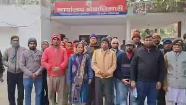 मुरादाबाद: महिलाओं ने सीओ सिविल लाइन को प्रार्थना पत्र सौंपा, शरारती तत्वों द्वारा धार्मिक किताबें छीनने के मामले की शिकायत