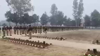 ज्ञानपुर: ज्ञानपुर पुलिस लाइन में साप्ताहिक परेड का आयोजन व निरीक्षक की उपस्थिति